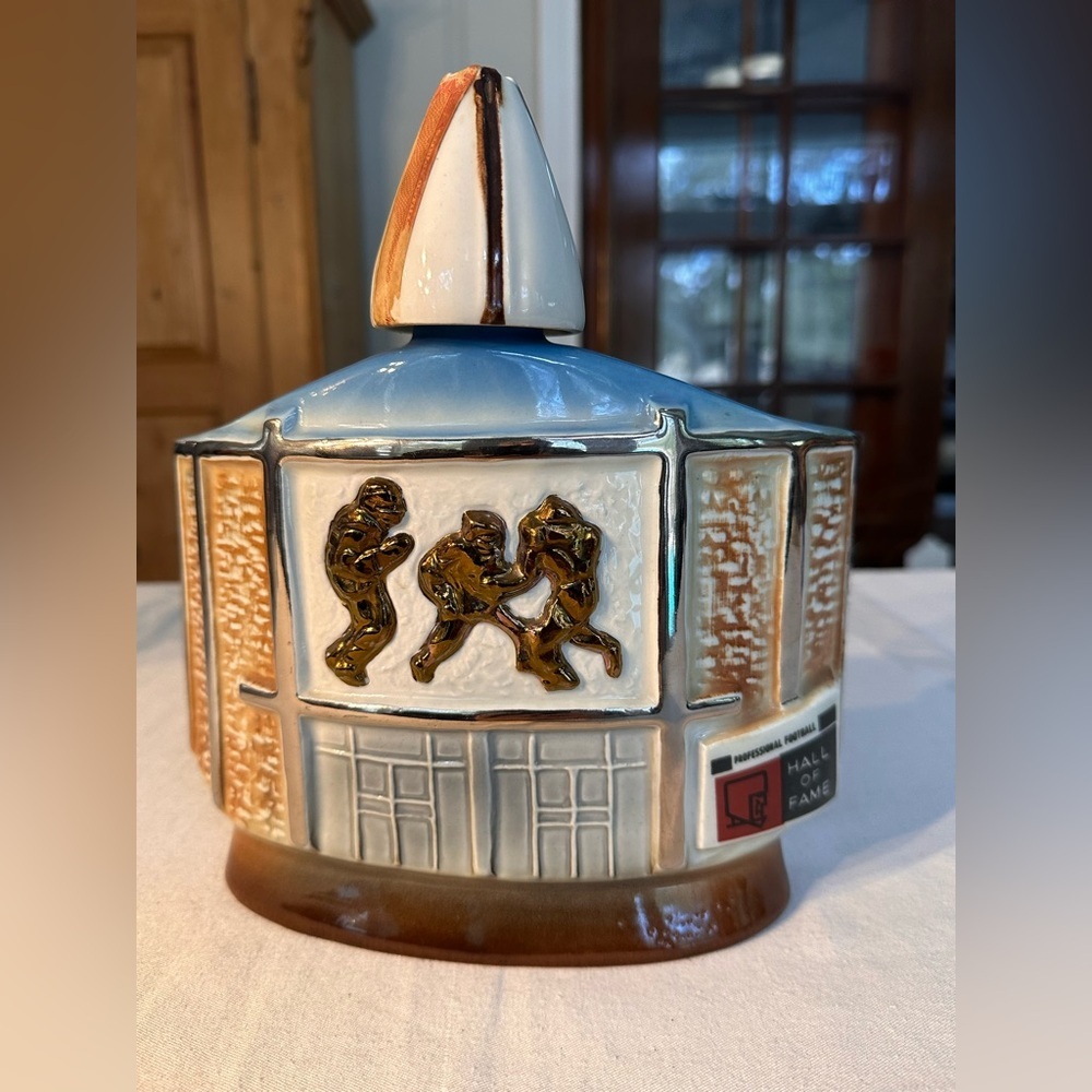Jim Beam Vintage 1972 Football Hall of Fame Commerative Decanter